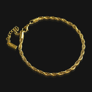 NIKITA 18k gold plated twist chain bracelet with adjustable sizing and a hypoallergenic stainless steel base. Christmas everyday jewellery gift for her.